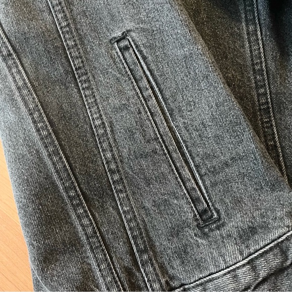 NWT Levi’s Trucker Jacket - Picture 6 of 6